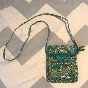 Vera Bradley cross body purse, like new!